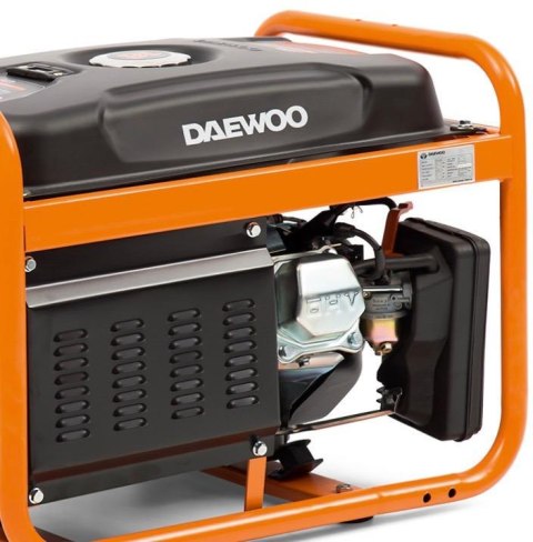 ZESTAW AGREGAT PRĄDOTWÓRCZY DAEWOO GDA 3500 3.2kW + GENERATOR OIL SAE 10W-30 DWO 600