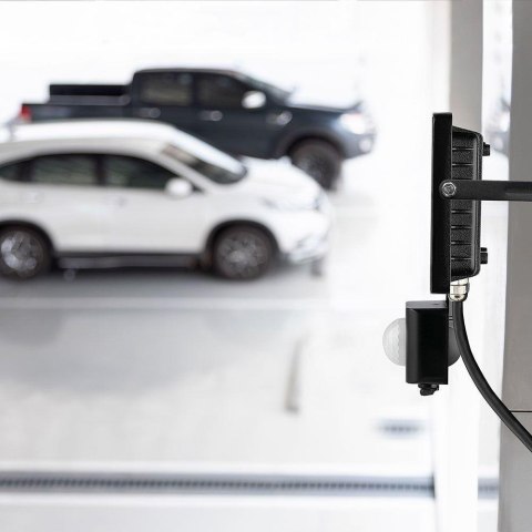 Projektor LED V-TAC 30W SAMSUNG CHIP czujnik ruchu funkcja cut-OFF czarny VT-30-S-B 3000K 2400lm 5 lat gwarancji