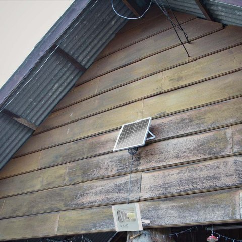 Projektor LED solarny V-TAC 40W biały IP65 pilot timer VT-200W 6400K 3100lm